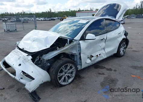 2021 Tesla Model Y Long Range Dual Motor All-Wheel Drive z USA, uszkodzony, nr VIN 5YJYGDEE2MF200315